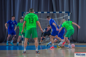 rozgrywki piłkarskie .