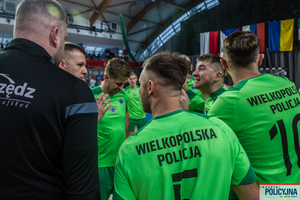 rozgrywki piłkarskie .