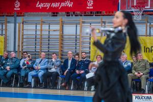 rozgrywki piłkarskie .