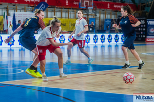 rozgrywki piłkarskie .