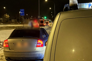 alkomat wskazuje 1.23 alkoholu.