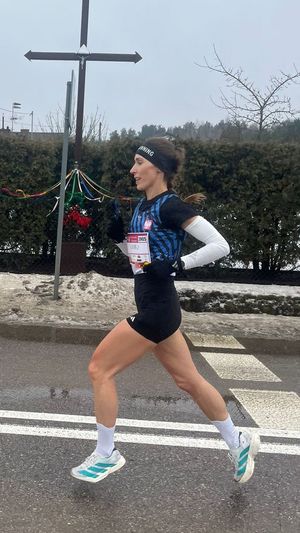 Reprezentacja Policji na 46. edycji Półmaratonu Wiązowskiego.