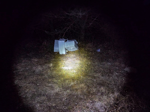 Zabezpieczone przez policjantów kartony.