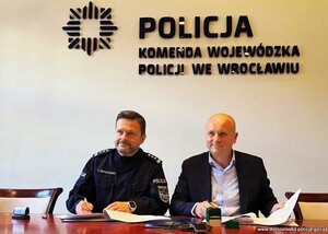 Podpisanie umowy na budowę nowej siedziby KPP w Trzebnicy.