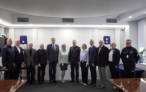 zdjęcie grupowe zebranych.