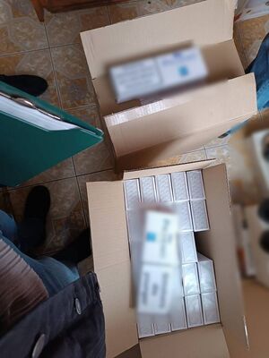 Kartony  z nielegalnymi papierosami.