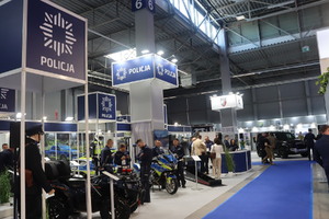 Zdjęcie przedstawia stoisko Policji