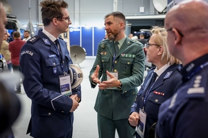 Uczestnicy spotkania ROADPOL w Warszawie.