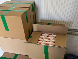 Kartony z papierosami.