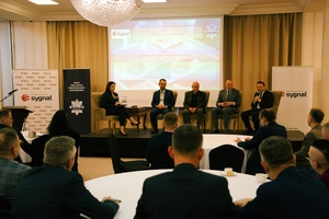Uczestnicy konferencji w trakcie obrad.