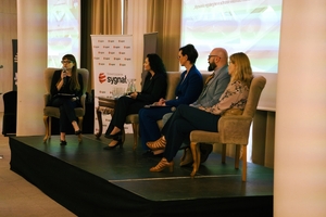 Uczestnicy konferencji w trakcie obrad.
