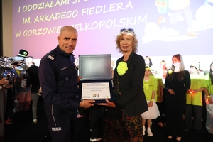 Uczestnicy gali finałowej konkursu Odblaskowa Szkoła 2026.