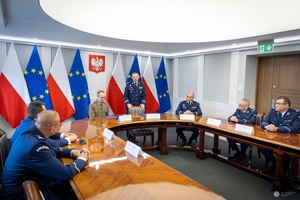 Uczestnicy uroczystego podpisania porozumienia.