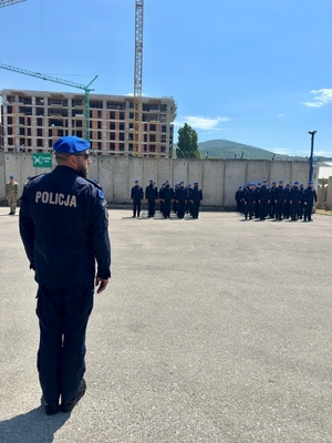 Funkcjonariusze XXXVIII rotacji JSPP w Kosowie podczas uroczystości.