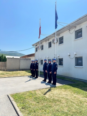Funkcjonariusze XXXVIII rotacji JSPP w Kosowie podczas uroczystości.