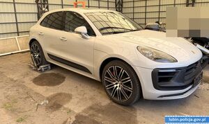 Odzyskany samochód marki Porsche.