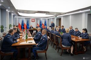 Uroczyste spotkanie Ministra SWiA i I Zastępcy Komendanta Głównego Policji z laureatami konkursu "Policjant, który mi pomógł" i ich przełożonymi.