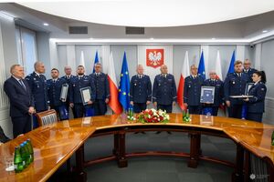 Uroczyste spotkanie Ministra SWiA i I Zastępcy Komendanta Głównego Policji z laureatami konkursu "Policjant, który mi pomógł" i ich przełożonymi.