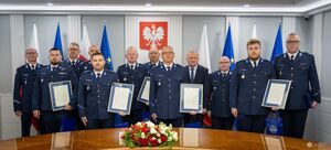 Uroczyste spotkanie Ministra SWiA i I Zastępcy Komendanta Głównego Policji z laureatami konkursu "Policjant, który mi pomógł" i ich przełożonymi.