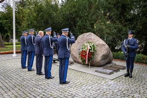 Złożenie kwiatów.