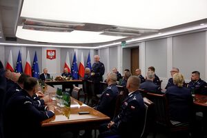 Uroczyste spotkanie Ministra SWiA i I Zastępcy Komendanta Głównego Policji z laureatami konkursu &amp;quot;Policjant, który mi pomógł&amp;quot; i ich przełożonymi.
