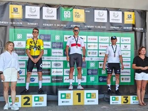 Zwycięzcy na podium.