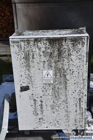 Spalona skrzynka elektryczna.