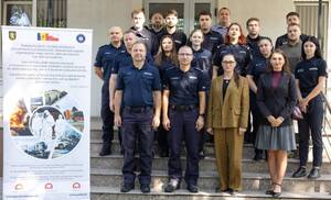 Funkcjonariusze polskiej Policji szkolą mołdawskich policjantów.