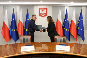 Spotkanie na którym podpisano nowe porozumienie o współpracy pomiędzy Policja i IJHRS.