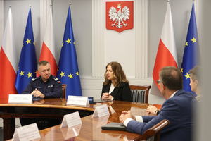 Spotkanie na którym podpisano nowe porozumienie o współpracy pomiędzy Policja i IJHRS.