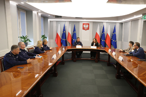 Spotkanie na którym podpisano nowe porozumienie o współpracy pomiędzy Policja i IJHRS.