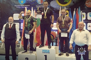 Zwycięzcy na podium.