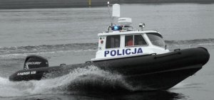 Zdjęcie przedstawia łódź PARKER 630