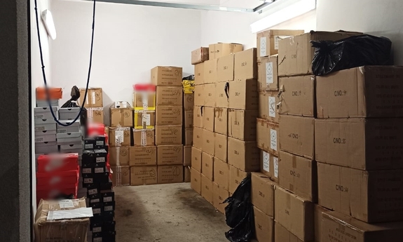 Sprzedawali podróbki – usłyszeli 3607 zarzutów
