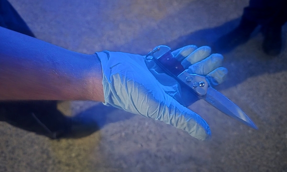 Areszt dla mężczyzny, który nożem zaatakował udzielających mu pomocy ratowników medycznych