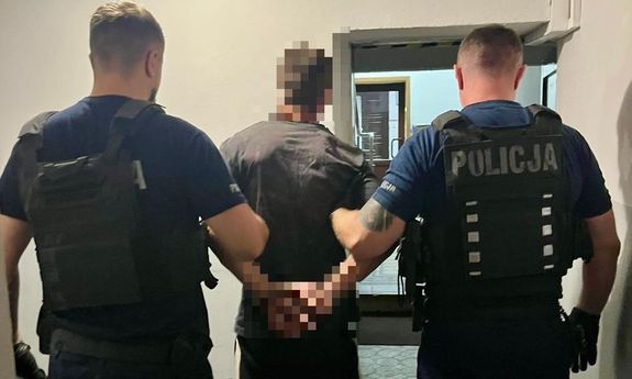 Dokonał rozboju, wymuszenia rozbójniczego, kradzieży z włamaniem i bezprawnie pozbawił wolności – został zatrzymany przez średzkich policjantów