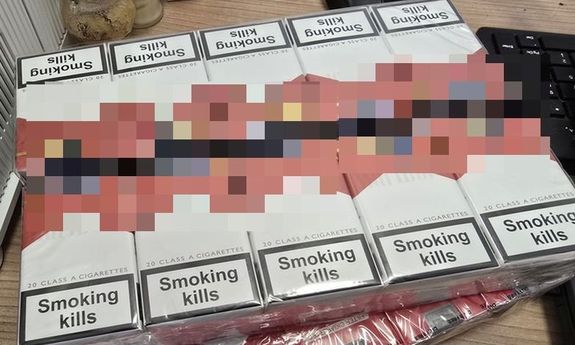 Policjanci z Dzierżoniowa zabezpieczyli nielegalne papierosy i kilogramy suszu tytoniowego. Potencjalne straty Skarbu Państwa to blisko 200 tysięcy złotych