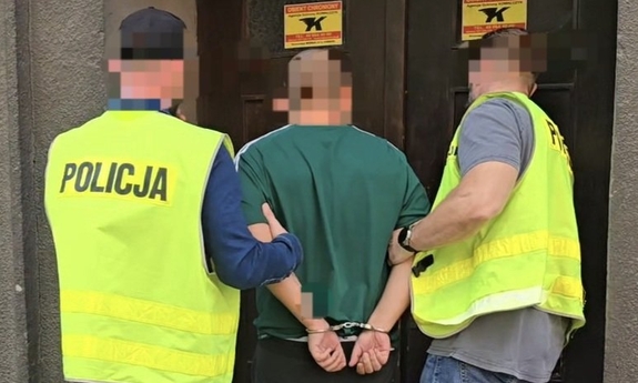 Trzy osoby zatrzymane - podawały się za pracowników administracji