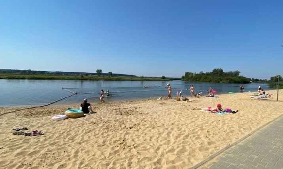 Zastępca komendanta z Kazimierzy Wielkiej uratował życie tonącej dziewczynce