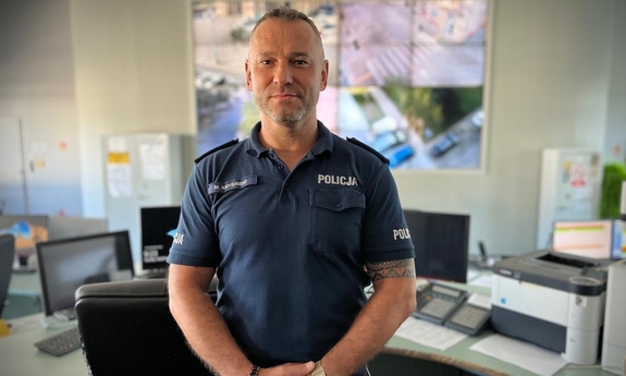 Pomagamy i chronimy – łódzki policjant po służbie udzielił pomocy ofierze wypadku