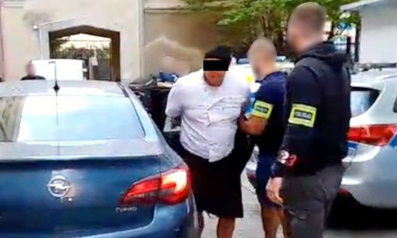 Poszukiwany dwoma listami gończymi za więzienie zakładnika w rękach wolskich kryminalnych