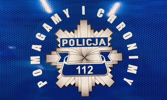 Policjanci zareagowali błyskawicznie – odnaleźli zaginioną 15-latkę, udzielili jej pierwszej pomocy przedmedycznej i przekazali medykom