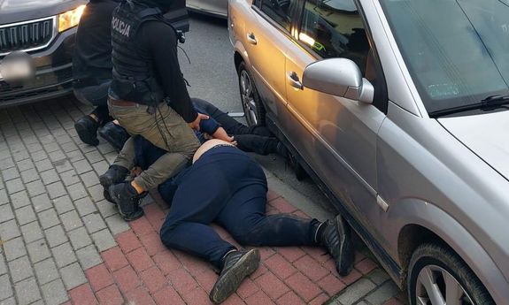 Zatrzymani za kradzieże samochodów terenowych