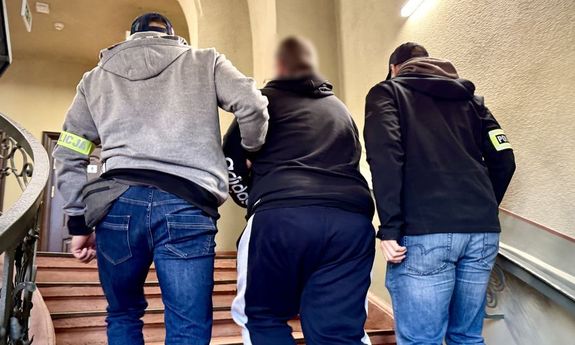 Odpowiedzą za kradzieże samochodów i paserstwo