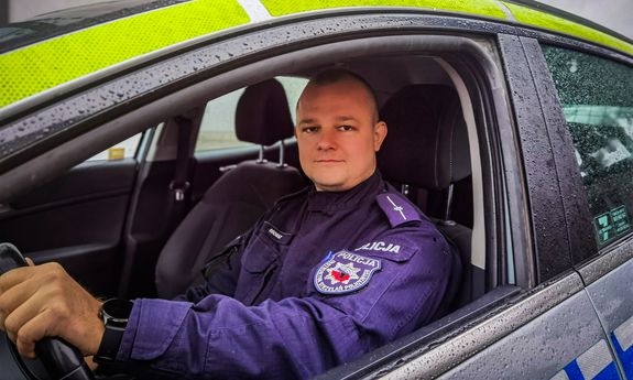 Czujność siemiatyckiego dzielnicowego uratowała życie 77-latkowi