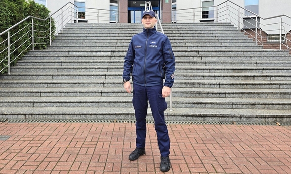 Aspirant Kamil Sowiński razem z innymi świadkami udzielił pomocy poszkodowanej w zdarzeniu drogowym