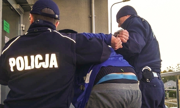 24-letni nożownik zatrzymany przez policjantów kilkadziesiąt minut po ataku