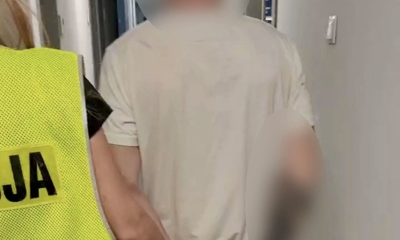 Agresywny nietrzeźwy mężczyzna zatrzymany przez policjantów