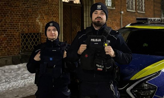 Policjanci uratowali seniora przed zamarznięciem