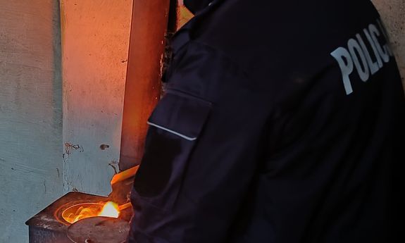 Policjanci pomogli wychłodzonemu 80-latkowi